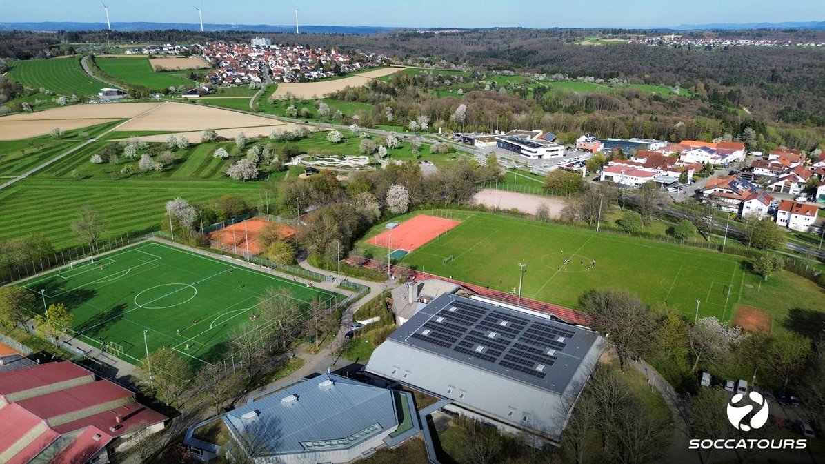 Sportzentrum Baltmannsweiler mit Sporthalle und Außenanlagen
