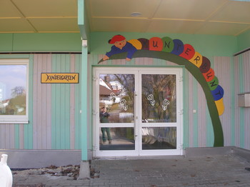 Eingang Kindergarten Kunterbunt